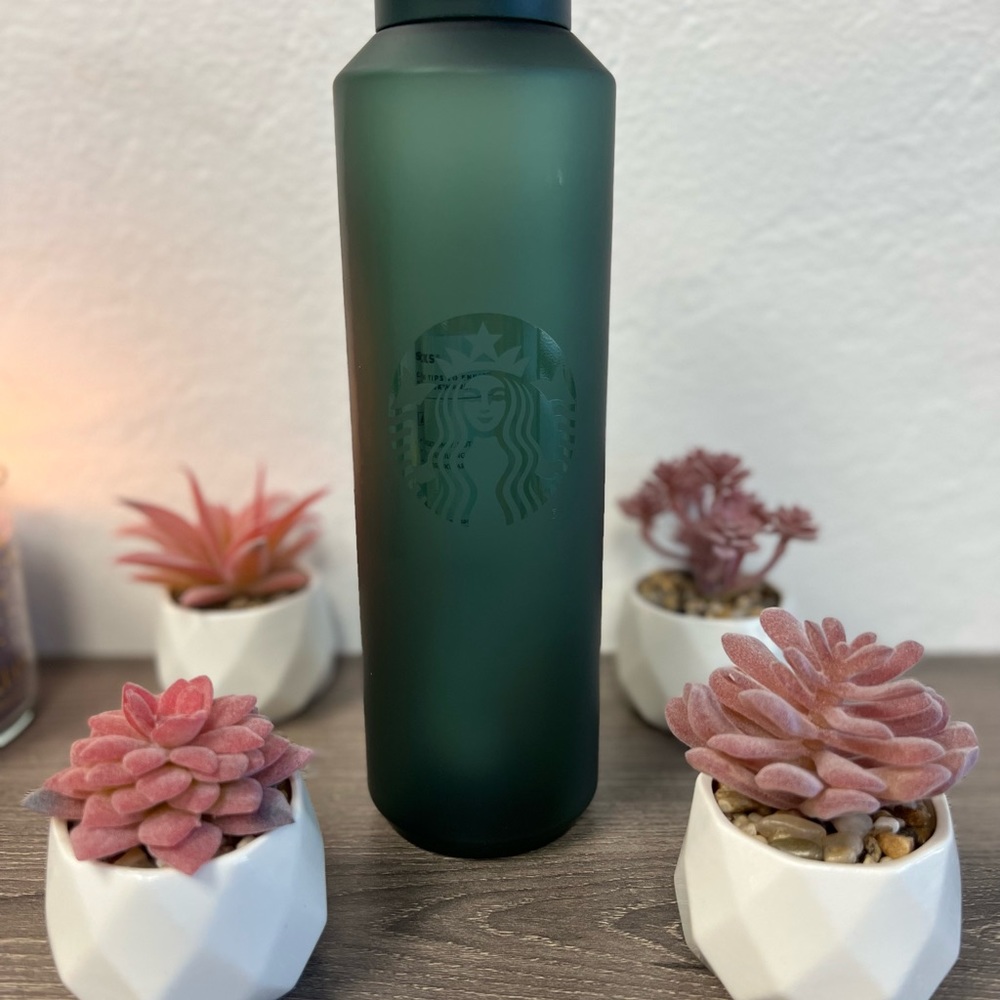 Starbucks 24 oz Frosted Green Water Bottle